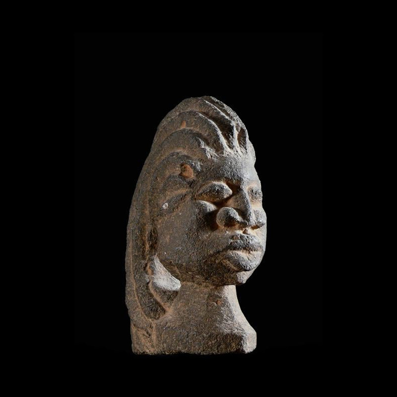 Statuette anthropomorphe en pierre - Dogon ? Lobi ? - Mali