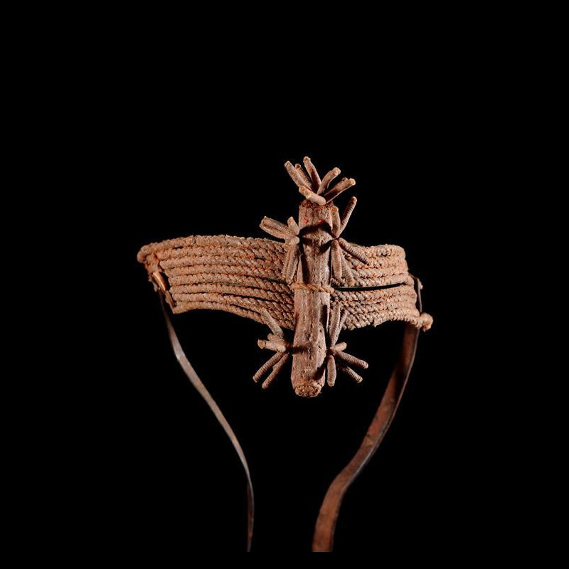 Poupee Brassard en cuir - Kirdi ? - Cameroun - Poupees d’afrique