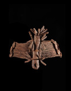 Poupee Brassard en cuir - Kirdi ? - Cameroun - Poupees d’afrique