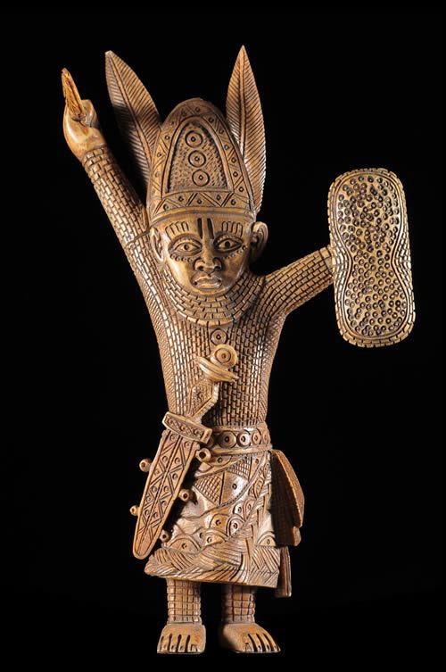 Statuette Oba en Os - Bini / Edo - Nigeria