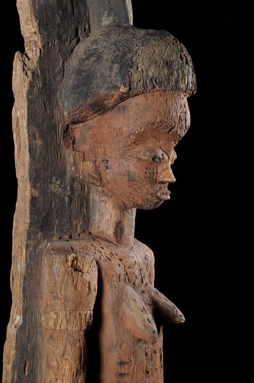 Grand poteau de case cheffale - Pende - Rdc Zaire