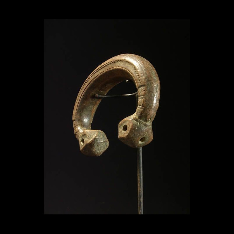 Petit Bracelet avec rivets en Bronze rouge - Akan - Ghana -