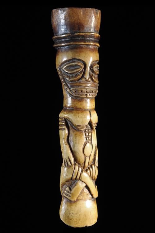 Chasse mouche Manche Os - Bamileke - Cameroun