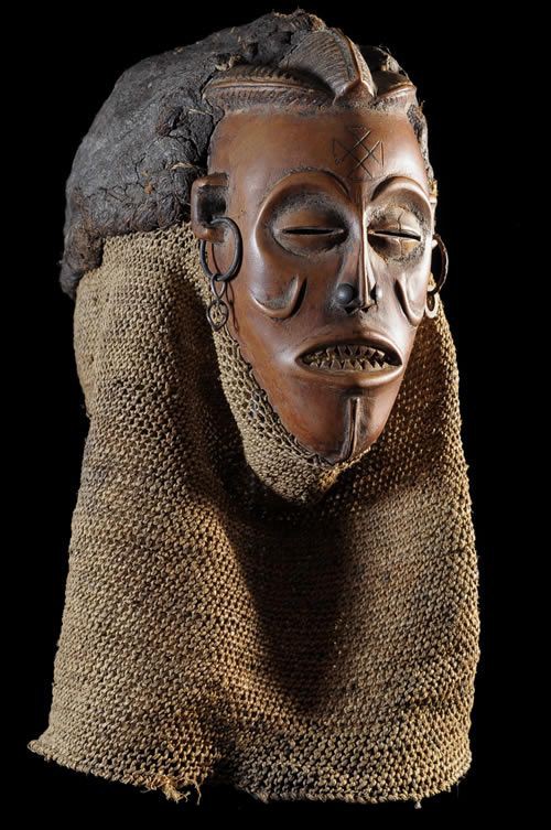 Masque Mwana Pwo - Chokwe / Tschokwe - Angola