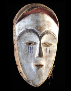 Masque blanc ancien - Tsogho / Vouvi - Gabon