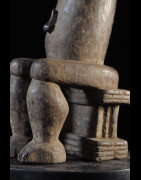 Feminite portant un tonneau - Attie - Côte d'Ivoire