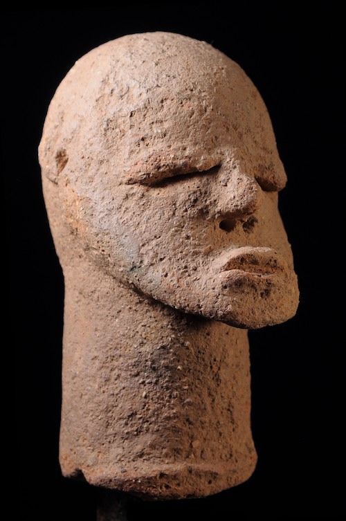 Tête anthropomorphe en terre cuite - Style Civilisation Nok - Nigeria