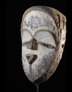 Masque blanc ancien - Tsogho / Vouvi - Gabon