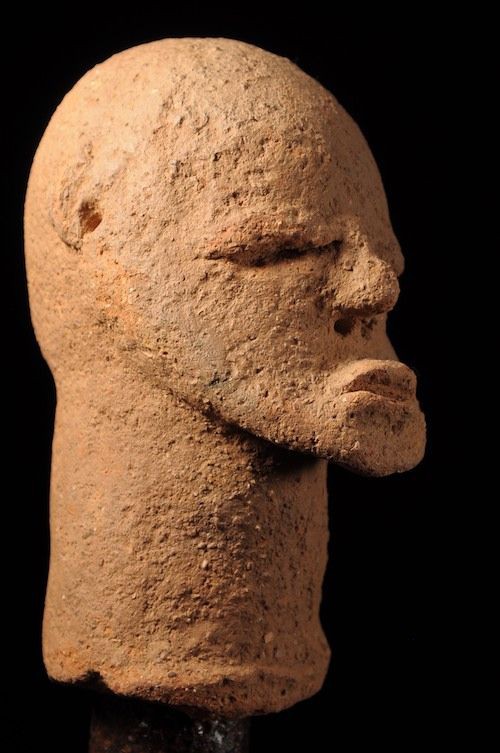 Tête anthropomorphe en terre cuite - Style Civilisation Nok - Nigeria