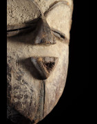 Masque blanc ancien - Tsogho / Vouvi - Gabon
