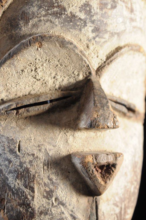 Masque blanc ancien - Tsogho / Vouvi - Gabon