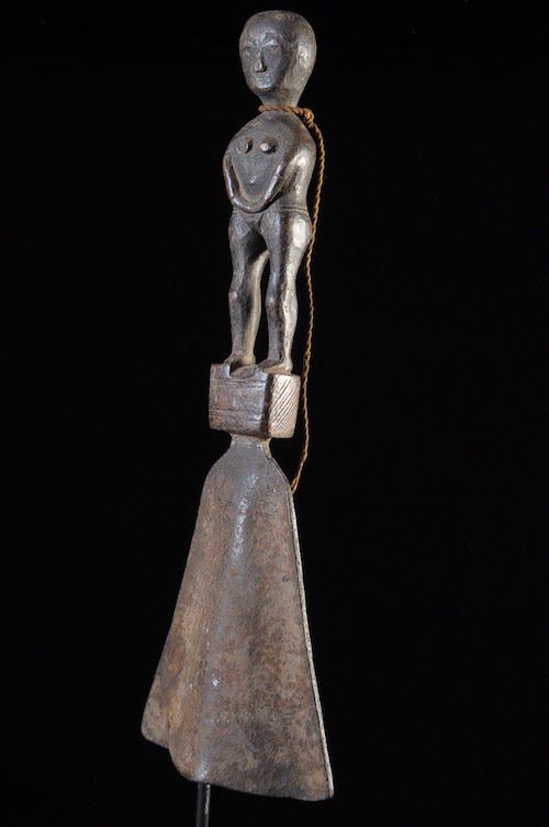 Racle en fer noir Awoko et son bois - Baoulé - Côte d'Ivoire