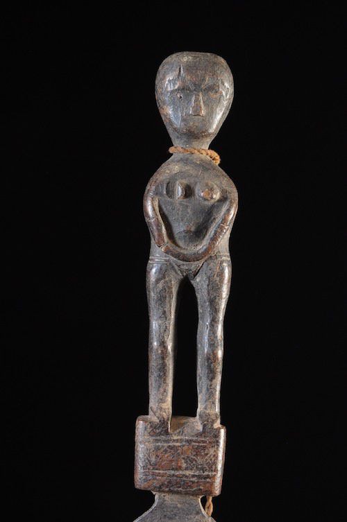 Racle en fer noir Awoko et son bois - Baoulé - Côte d'Ivoire