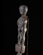 Racle en fer noir Awoko et son bois - Baoulé - Côte d'Ivoire