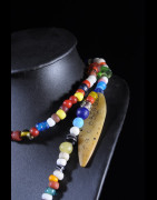 Collier pendentif plaquettes en os de chameau et verre - Sidamo - Ethiopie
