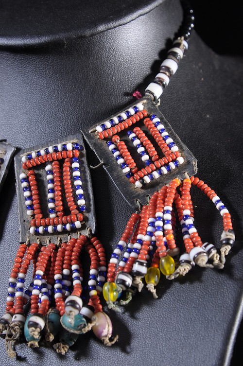Collier en perles de verre  - Afar - Ethiopie