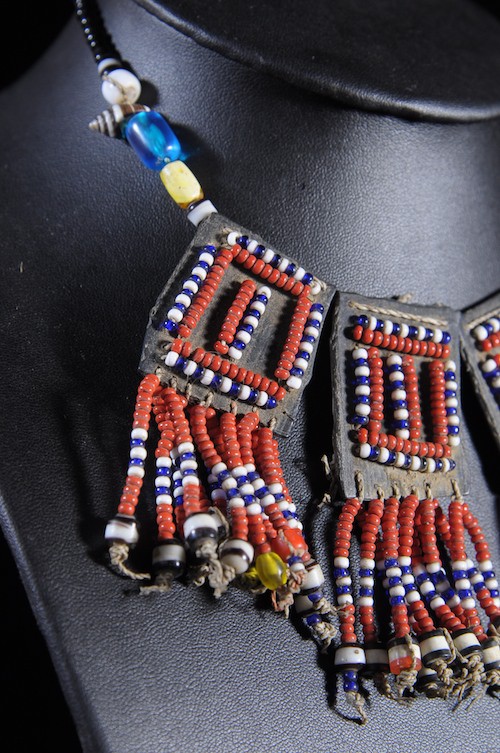 Collier en perles de verre  - Afar - Ethiopie