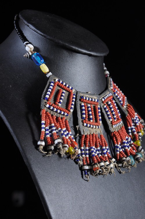 Collier en perles de verre  - Afar - Ethiopie
