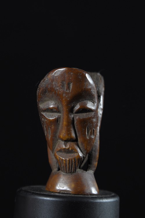Statuette insigne Iginga en os - Lega - RDC Zaire