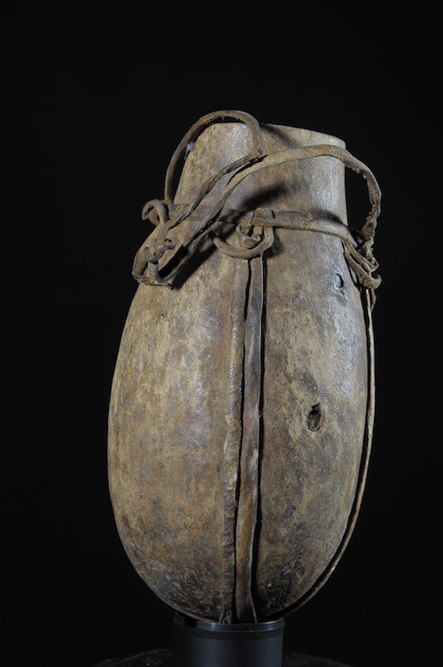 Pot a lait en bois - Mursi - Ethiopie - Objets usuels