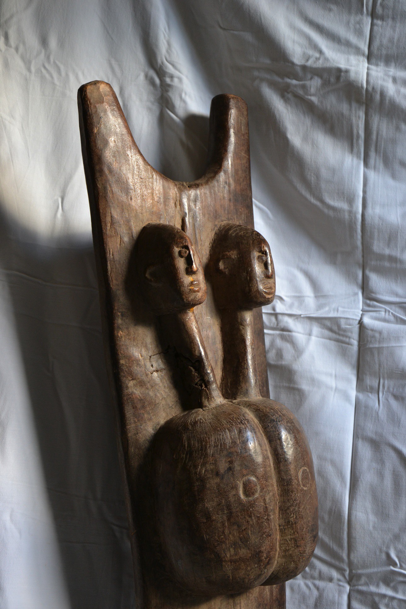 Grand poteau pilier de case Toguna - Dogon - Mali - Pilier Toguna