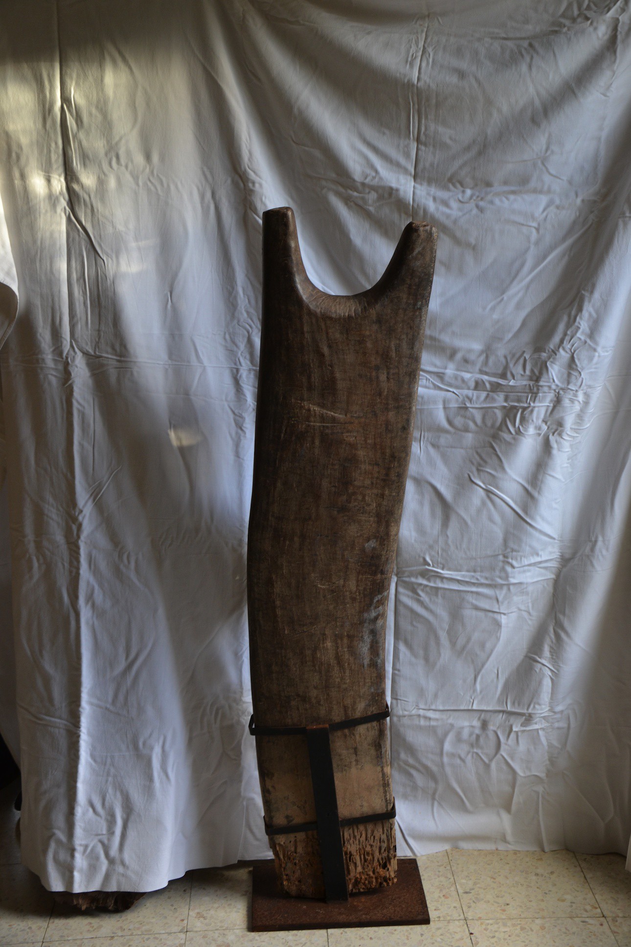 Grand poteau pilier de case Toguna - Dogon - Mali - Pilier Toguna