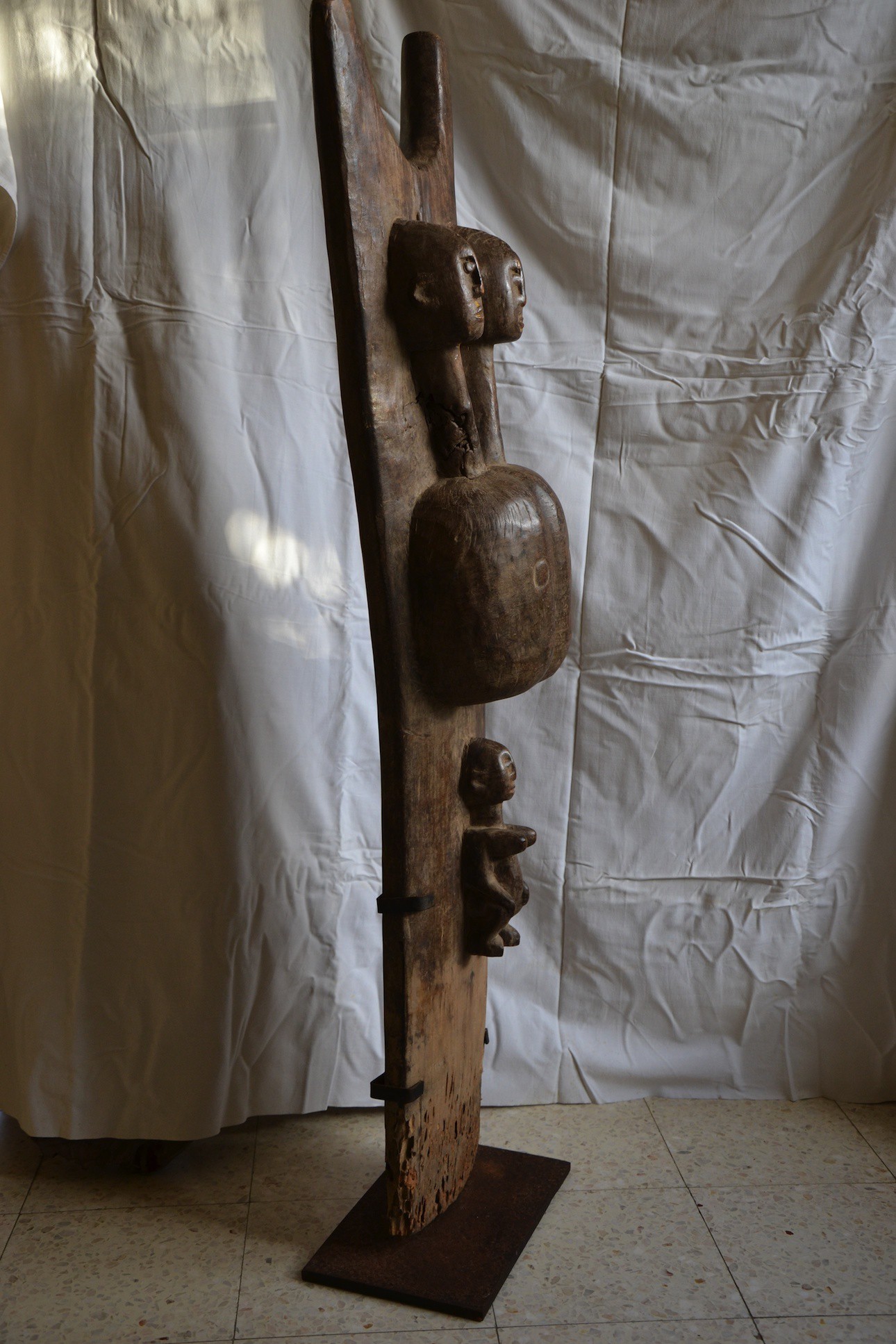 Grand poteau pilier de case Toguna - Dogon - Mali - Pilier Toguna