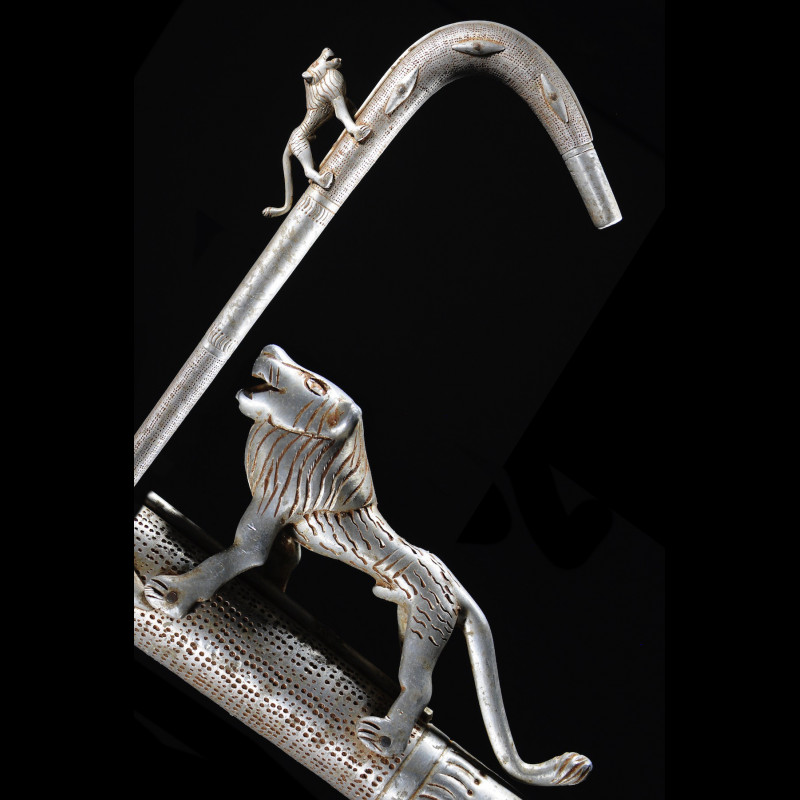 Recade royale en aluminium - Fon - Benin - Objets de regalia