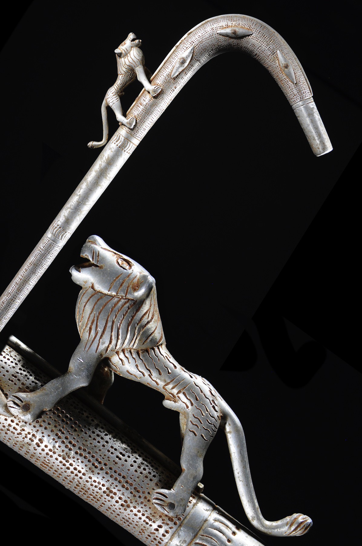 Recade royale en aluminium - Fon - Benin - Objets de regalia