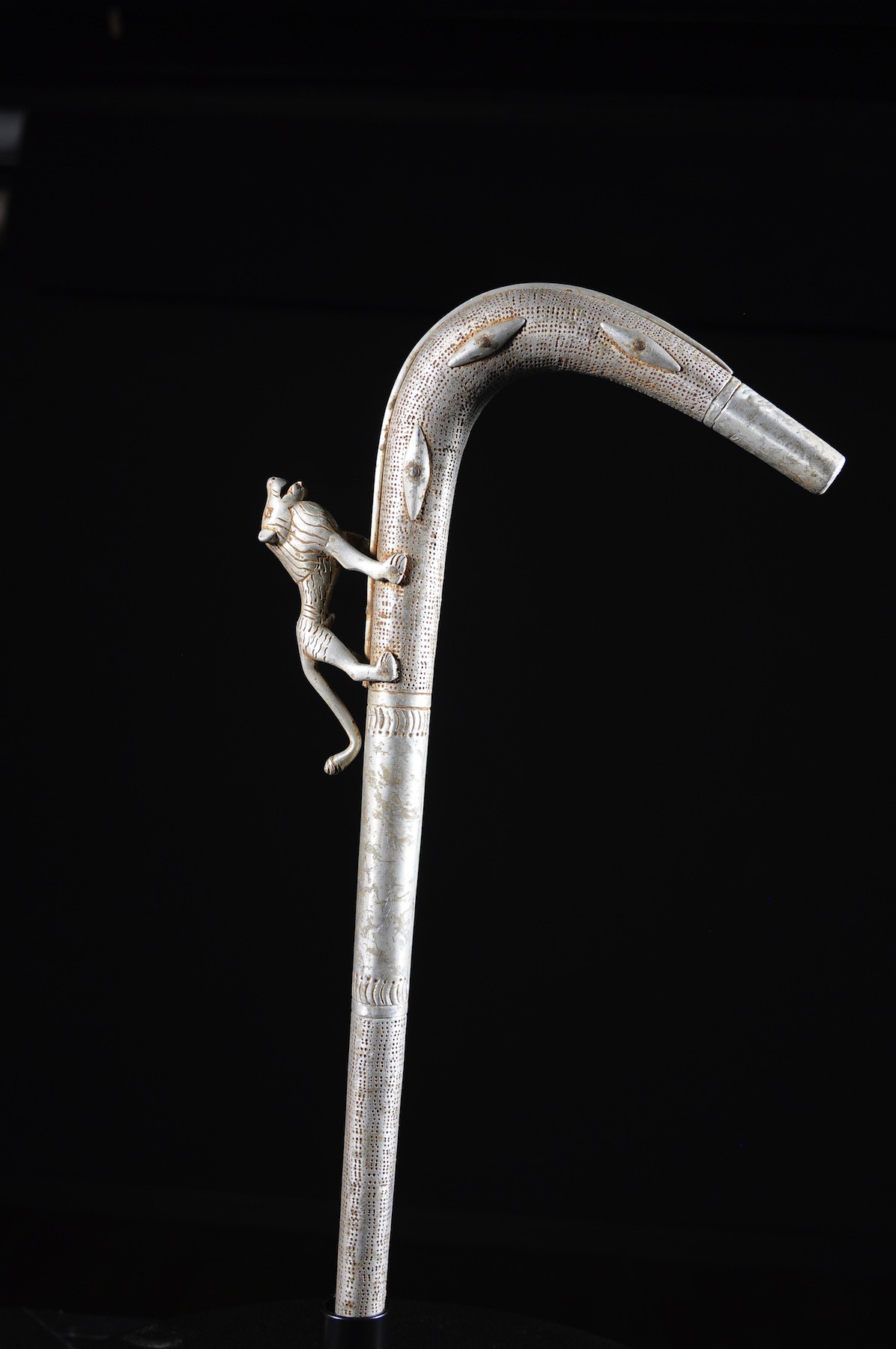 Recade royale en aluminium - Fon - Benin - Objets de regalia