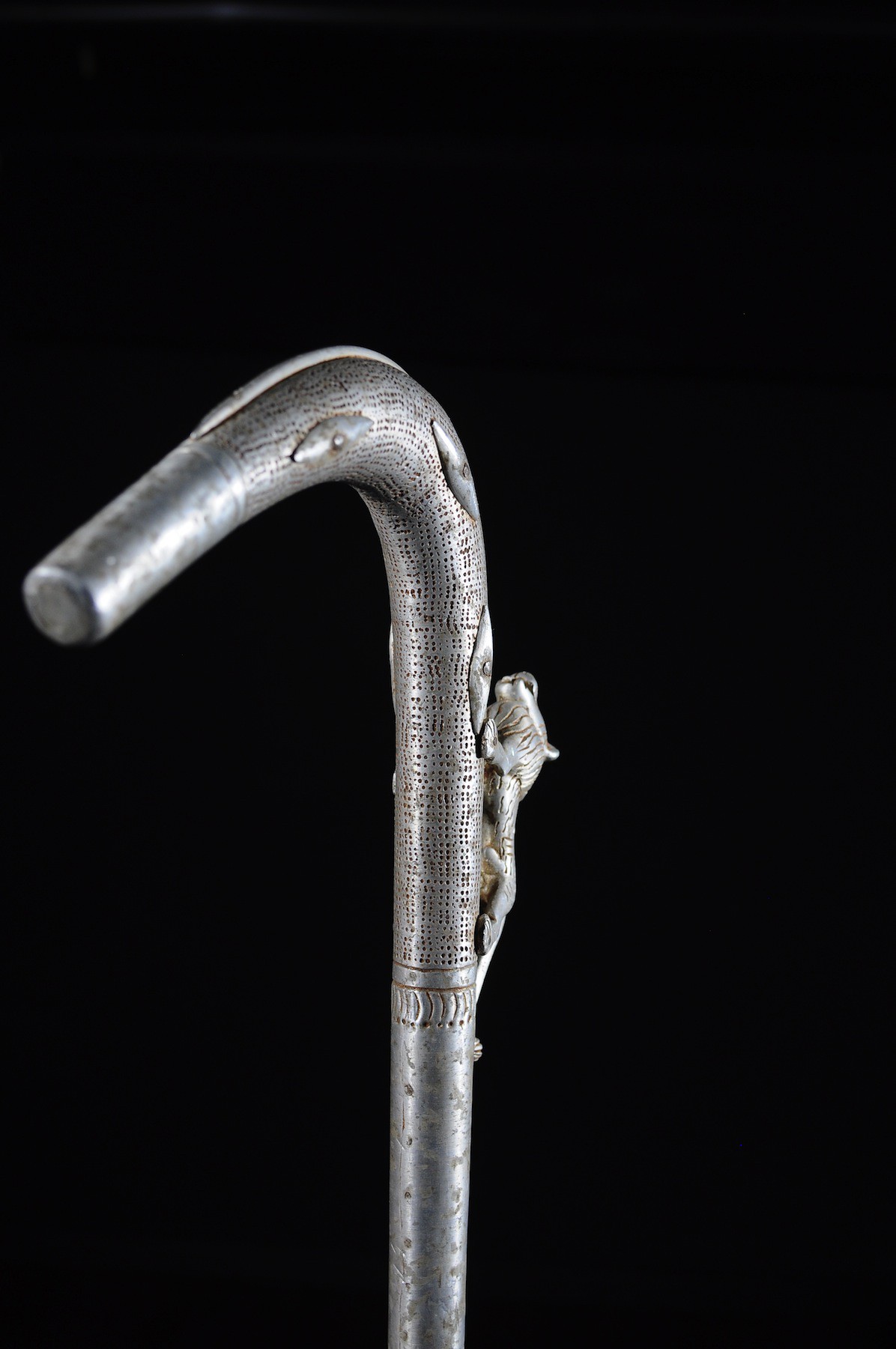 Recade royale en aluminium - Fon - Benin - Objets de regalia