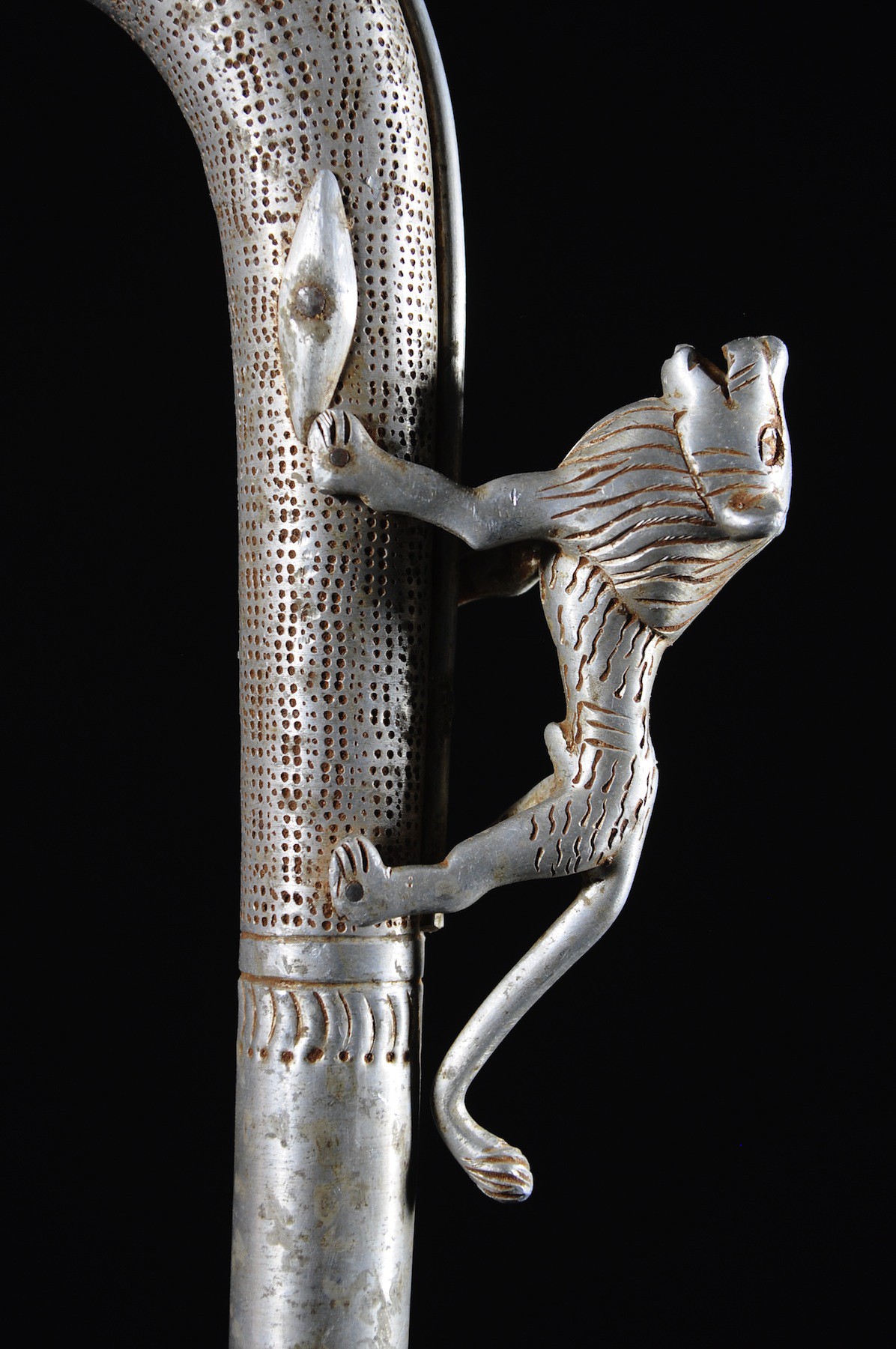 Recade royale en aluminium - Fon - Benin - Objets de regalia
