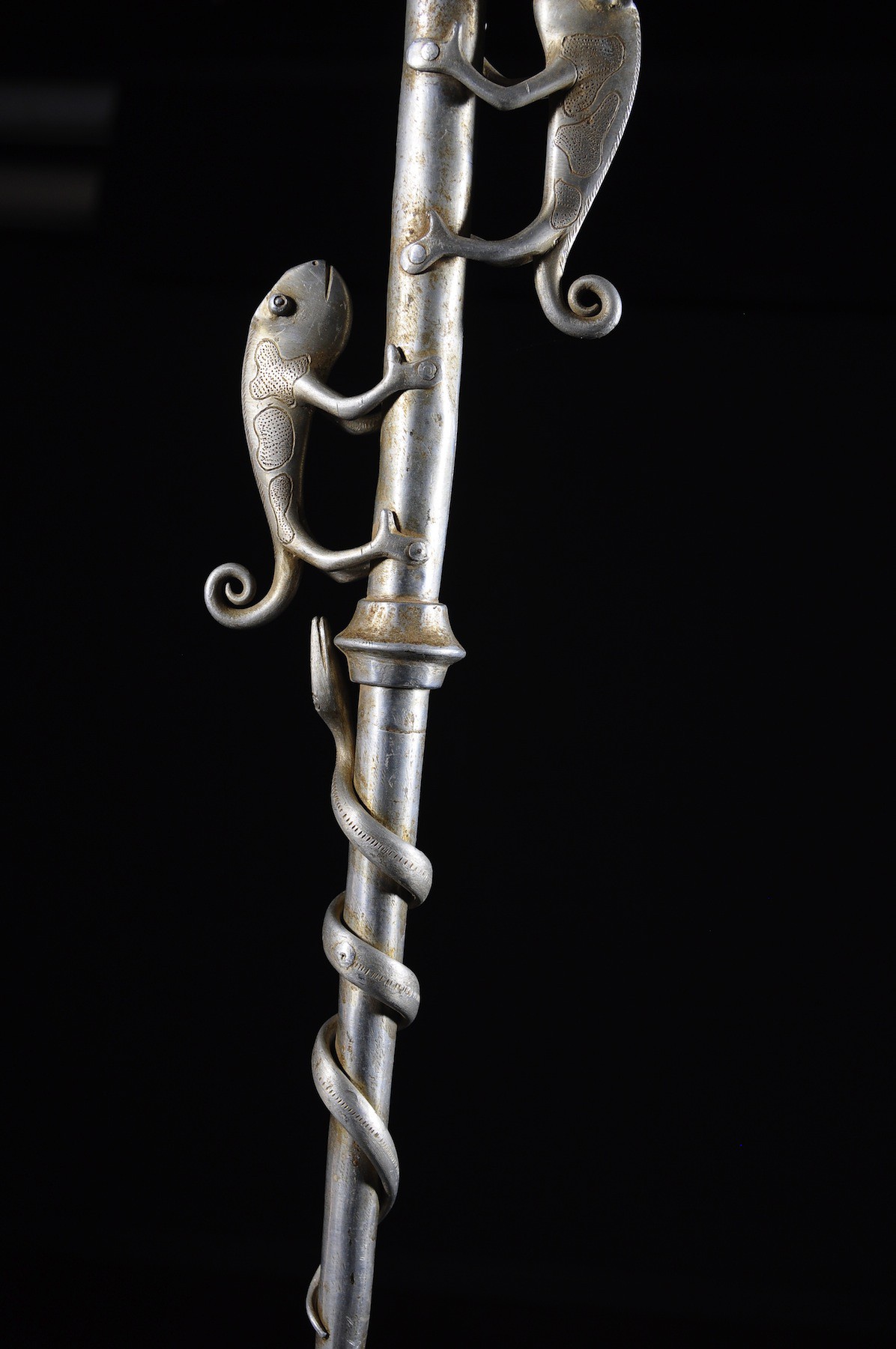 Canne epee de dignitaire en fonte aluminium - Fon - Benin - Objets de regalia