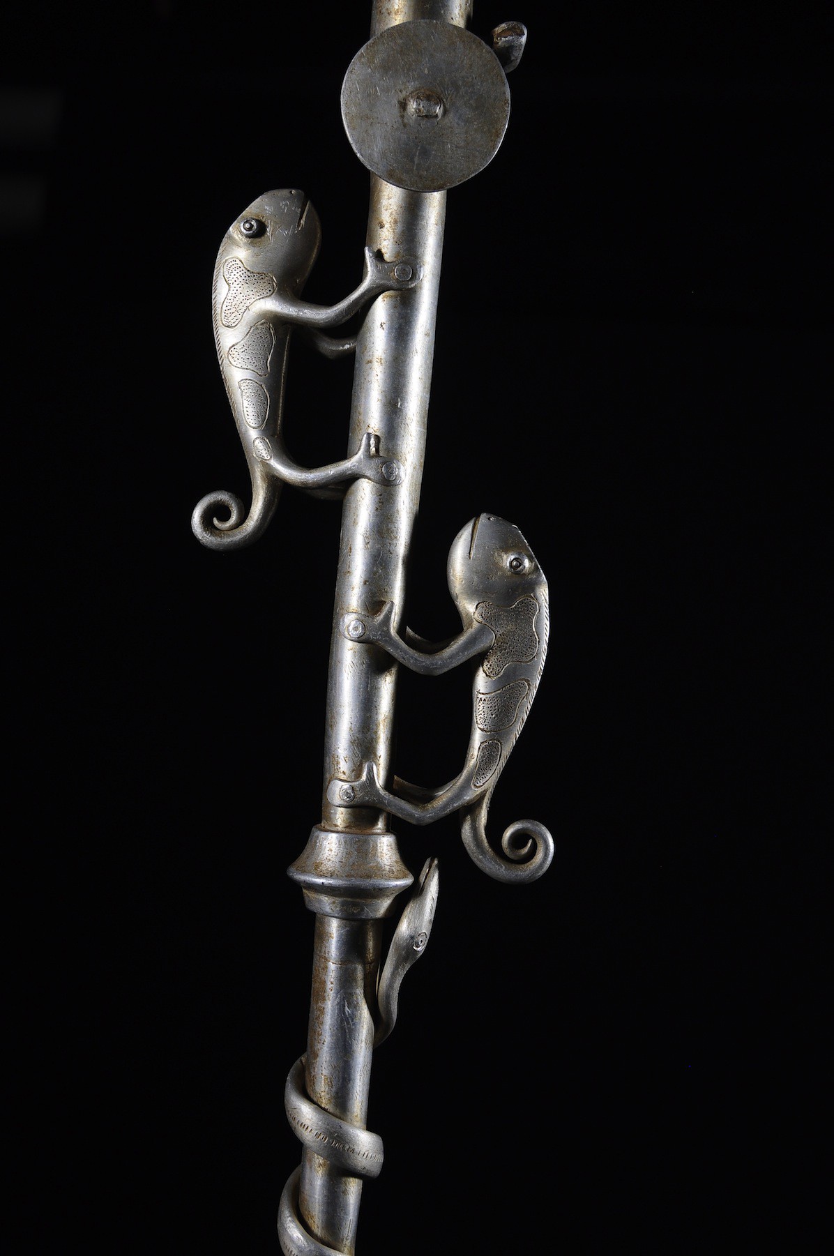 Canne epee de dignitaire en fonte aluminium - Fon - Benin - Objets de regalia