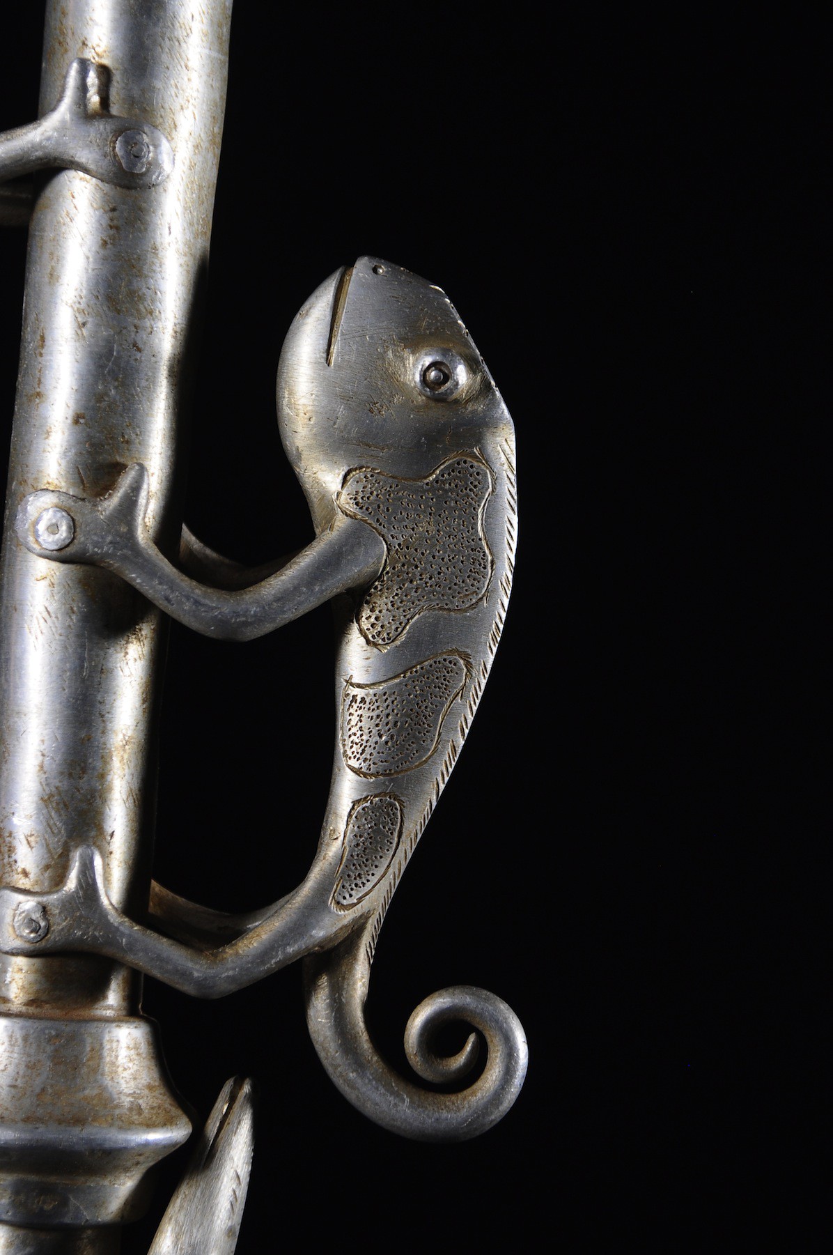 Canne epee de dignitaire en fonte aluminium - Fon - Benin - Objets de regalia
