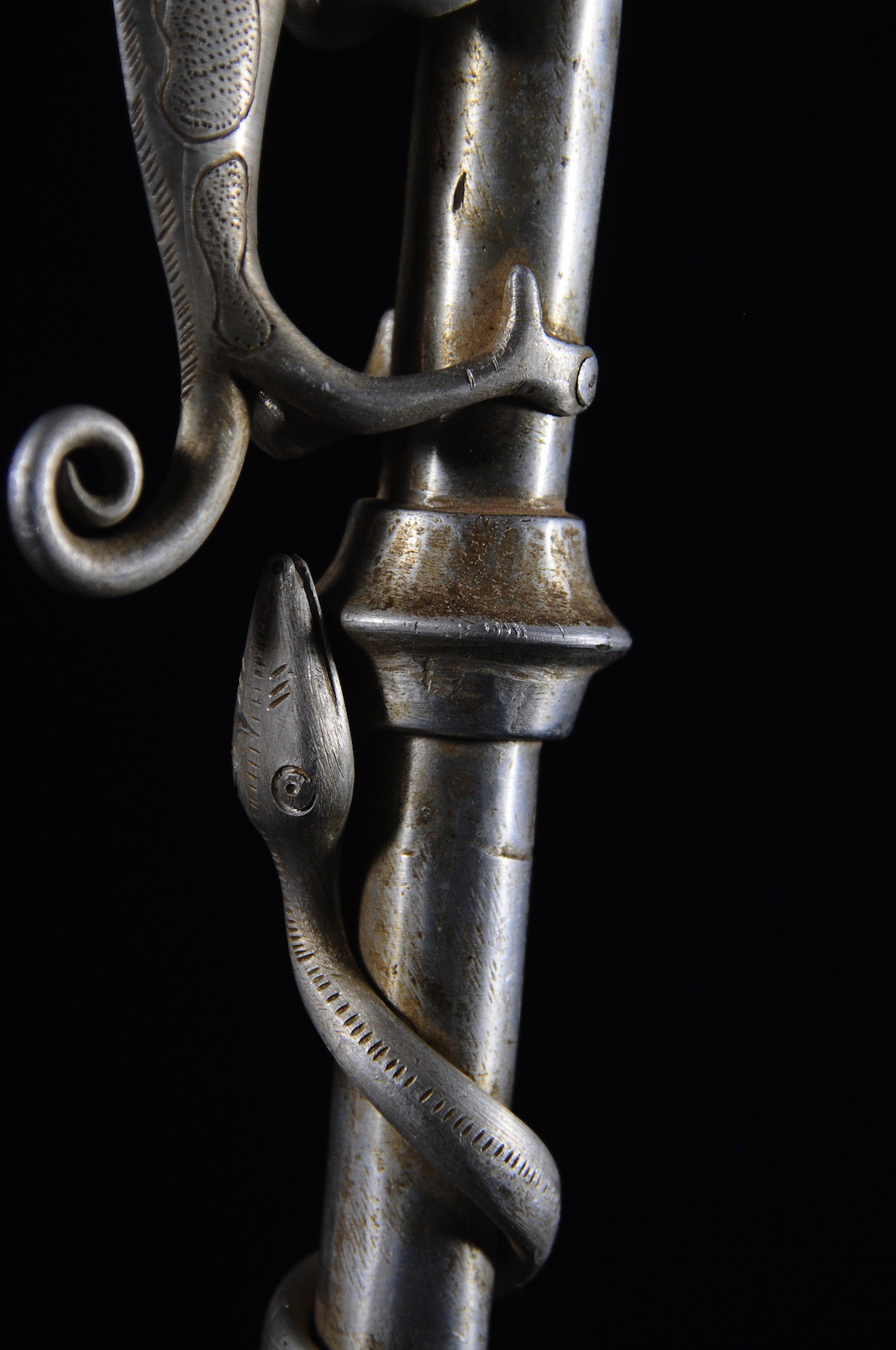 Canne epee de dignitaire en fonte aluminium - Fon - Benin - Objets de regalia