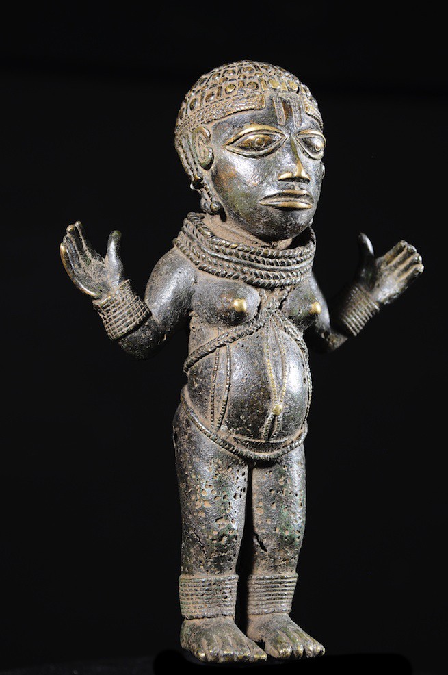Femme en pied - Bronze  - Bini / Edo - Nigeria