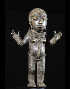 Femme en pied - Bronze  - Bini / Edo - Nigeria