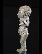 Femme en pied - Bronze  - Bini / Edo - Nigeria