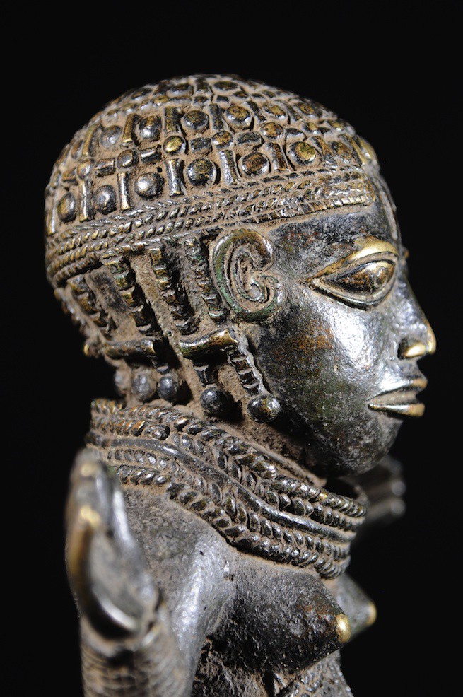 Femme en pied - Bronze  - Bini / Edo - Nigeria