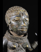 Femme en pied - Bronze  - Bini / Edo - Nigeria