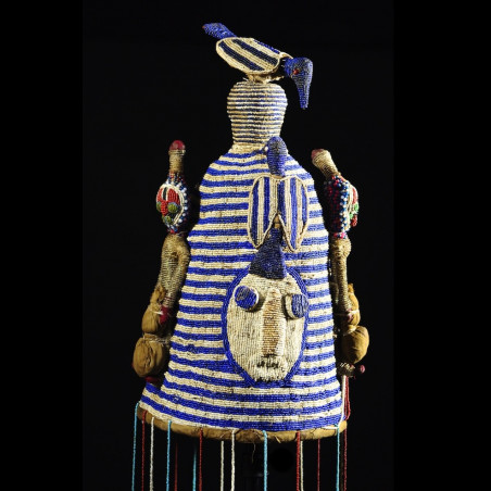 Coiffe Ade ou Adenla avec rideau de perles - Yoruba - Nigeria