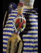 Coiffe Ade ou Adenla avec rideau de perles - Yoruba - Nigeria