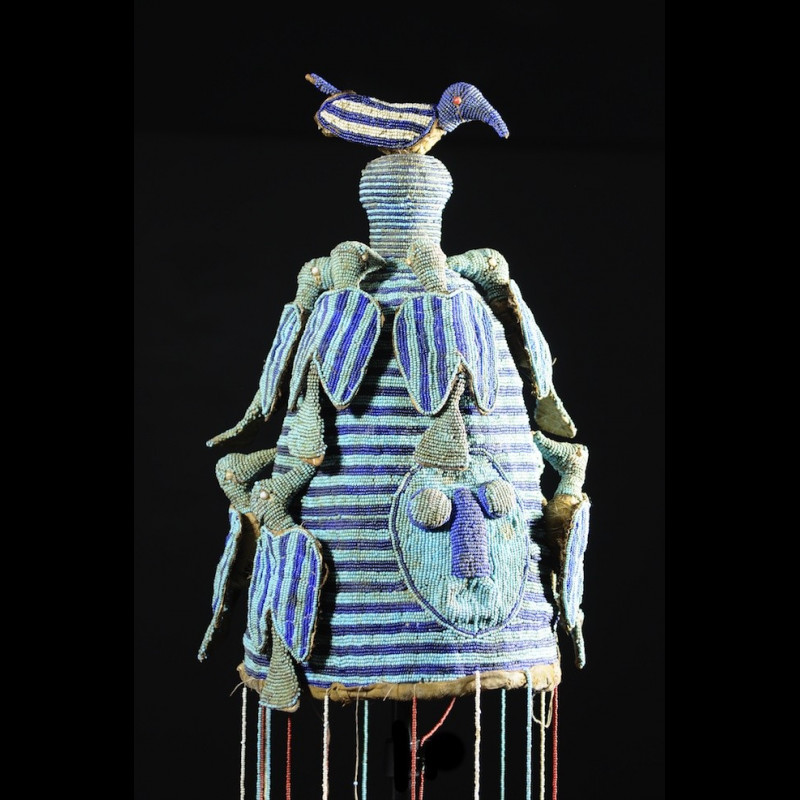 Coiffe Ade ou Adenla avec rideau de perles - Yoruba - Nigeria
