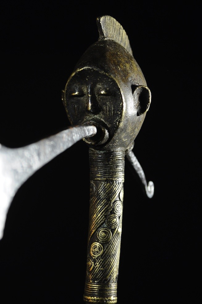 Hache figurative de regalia - Tiv - Nigeria