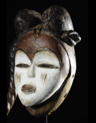 Masque blanc ancien - Tsogho / Vouvi - Gabon