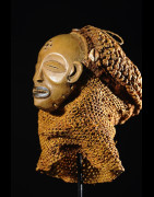 Masque Mwana Pwo de main - Chokwe / Tschokwe - Angola