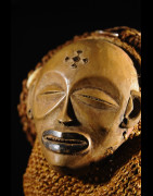 Masque Mwana Pwo de main - Chokwe / Tschokwe - Angola