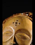 Masque Mwana Pwo de main - Chokwe / Tschokwe - Angola