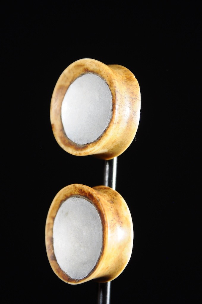 Disques d’oreilles os et aluminium - Massai - Kenya